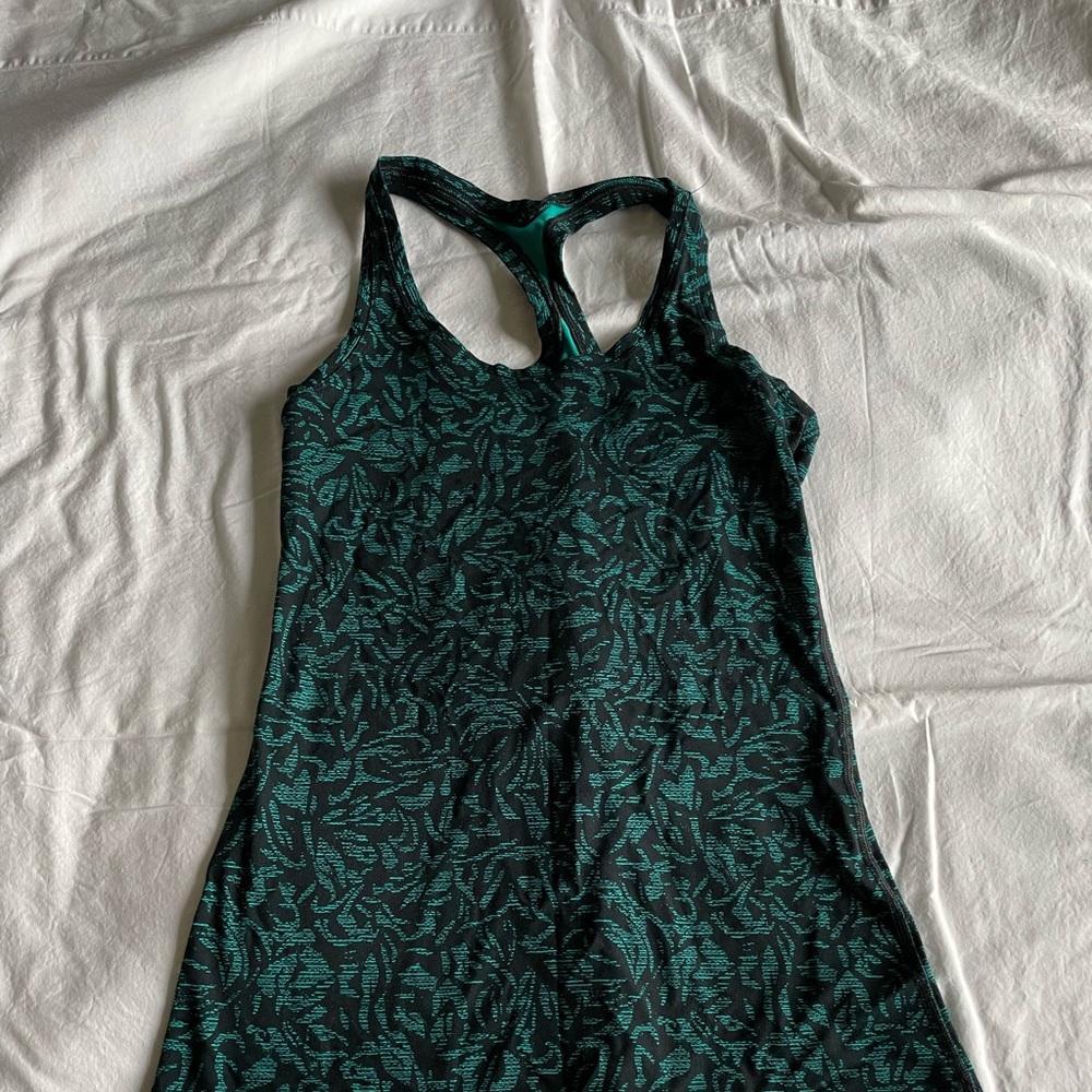 Lululemon tank